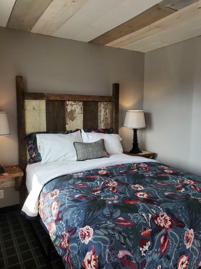 Vintage Block Inn & Suites Okoboji Luaran gambar